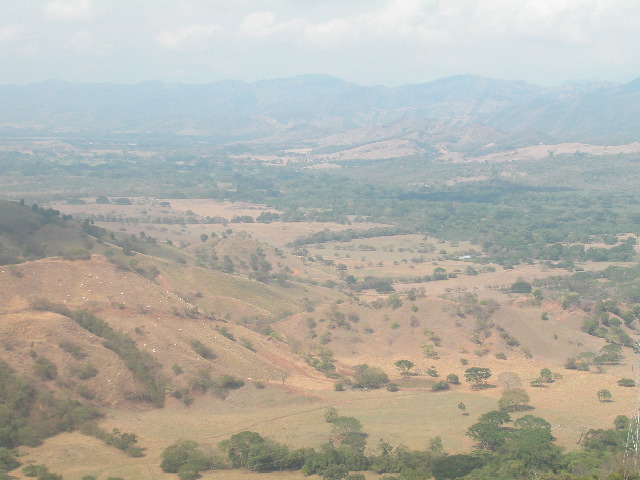 Archivo:144 valle de rio Seco desde via a Guaduas.jpg