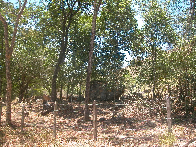 Archivo:129 derrubio en piedemonte cuenca de arroyo Tocuy.jpg