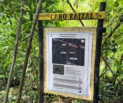 Señalización de senderos para recorridos. Foto: M. Díaz, 19.09.2025
